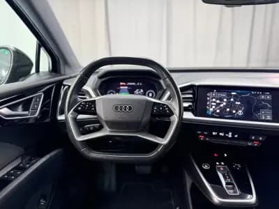 Vendo Audi Q4 e-tron 2021 - 27750 EUR, 142000 km - AUTO.MOTO.pt