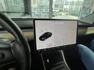 Vendo Tesla Model 3 2020 - 29700 EUR, 64646 km - AUTO.MOTO.pt