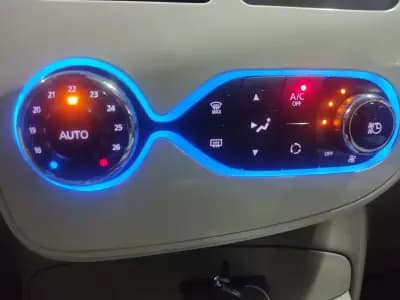 Vendo Renault Zoe 2019 - 10950 EUR, 82000 km - AUTO.MOTO.pt