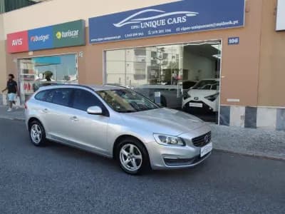Vendo Volvo V60 2015 - 14950 EUR, 200200 km - AUTO.MOTO.pt