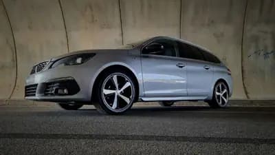 Sell Peugeot 308 SW 2018 - 15800 EUR, 139000 km - AUTO.MOTO.pt