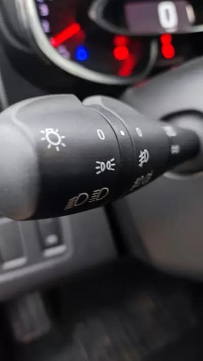 Sell Renault Clio 2019 - 11898 EUR, 116998 km - AUTO.MOTO.pt