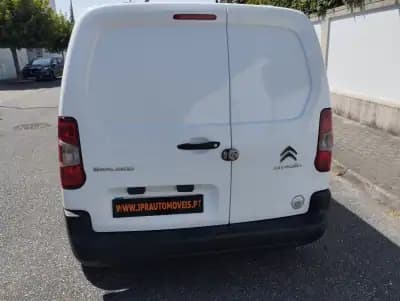 Vendo Citroën Berlingo 2020 - 10990 EUR, 158400 km - AUTO.MOTO.pt