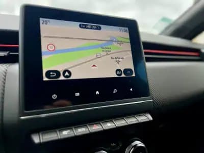 Vendo Renault Clio 2020 - 16950 EUR, 98000 km - AUTO.MOTO.pt