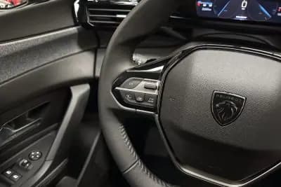 Vendo Peugeot 308 SW 2024 - 20950 EUR, 33291 km - AUTO.MOTO.pt