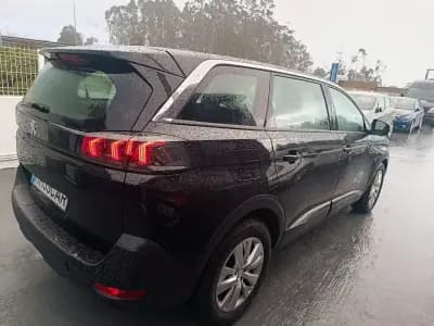 Vendo Peugeot 5008 2021 - 19900 EUR, 128209 km - AUTO.MOTO.pt