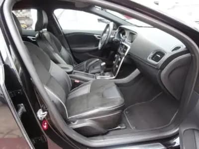 Vendo Volvo V40 2017 - 16800 EUR, 170641 km - AUTO.MOTO.pt