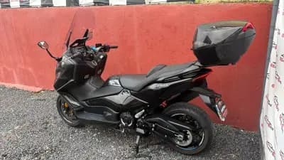 Sell Yamaha TMAX 2023 - 11900 EUR, 5900 km - AUTO.MOTO.pt