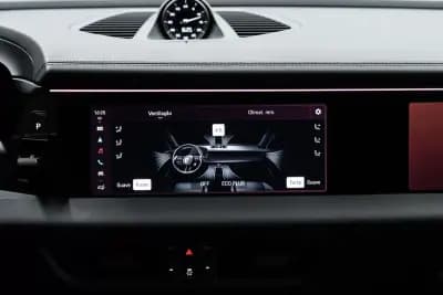 Vendo Porsche Macan 2025 - 88950 EUR, 14000 km - AUTO.MOTO.pt