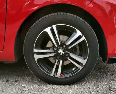 Sell Peugeot 108 2017 - 9600 EUR, 46200 km - AUTO.MOTO.pt