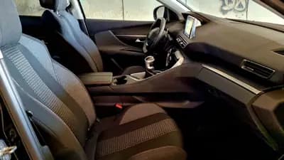 Vendo Peugeot 3008 2020 - 21500 EUR, 90000 km - AUTO.MOTO.pt