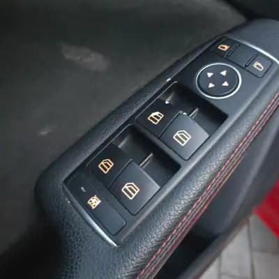 Vendo Mercedes-Benz A 180 2014 - 14250 EUR, 246156 km - AUTO.MOTO.pt