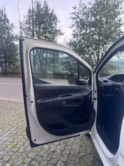 Sell Peugeot Partner 2020 - 15750 EUR, 134587 km - AUTO.MOTO.pt