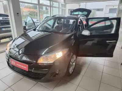 Sell Renault Mégane Sport Tourer 2009 - 5750 EUR, 210000 km - AUTO.MOTO.pt