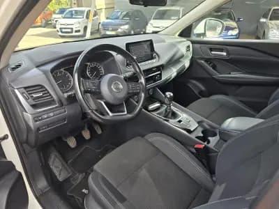 Vendo Nissan Qashqai 2022 - 23950 EUR, 65500 km - AUTO.MOTO.pt