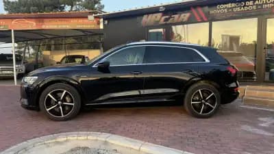 Vendo Audi e-tron 2019 - 27990 EUR, 99000 km - AUTO.MOTO.pt
