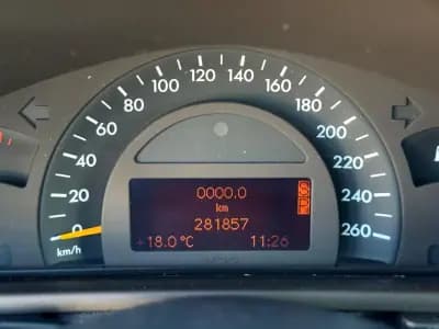 Vendo Mercedes-Benz C 270 2004 - 6940 EUR, 281857 km - AUTO.MOTO.pt