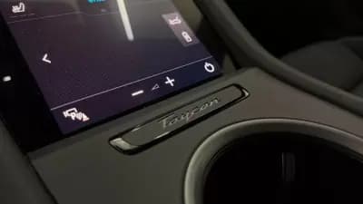 Vendo Porsche Taycan 2024 - 82000 EUR, 38405 km - AUTO.MOTO.pt