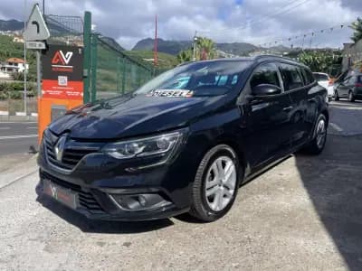 Sell Renault Mégane Sport Tourer 2019 - 17950 EUR, 72574 km - AUTO.MOTO.pt