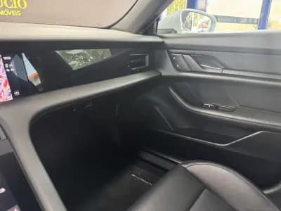 Vendo Porsche Taycan 2021 - 67000 EUR, 60000 km - AUTO.MOTO.pt