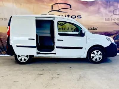 Vendo Renault Kangoo 2019 - 11500 EUR, 161094 km - AUTO.MOTO.pt