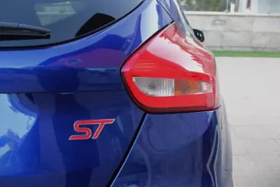 Vendo Ford Focus 2016 - 17990 EUR, 194500 km - AUTO.MOTO.pt