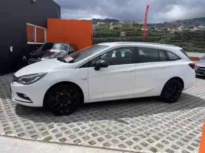 Vendo Opel Astra 2016 - 10950 EUR, 102477 km - AUTO.MOTO.pt