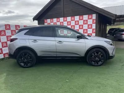 Vendo Opel Grandland 2022 - 23990 EUR, 118000 km - AUTO.MOTO.pt