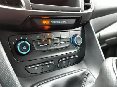 Vendo Ford Transit Connect 2019 - 13750 EUR, 121000 km - AUTO.MOTO.pt