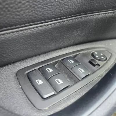 Vendo BMW X1 2017 - 17450 EUR, 275103 km - AUTO.MOTO.pt