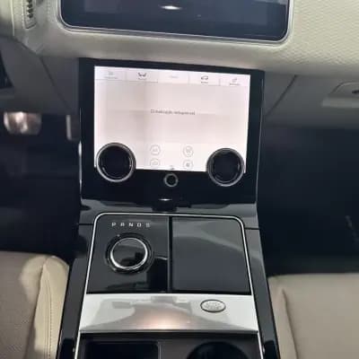 Vendo Land Rover Range Rover Velar 2019 - 45000 EUR, 75000 km - AUTO.MOTO.pt