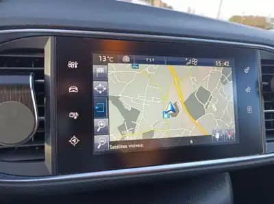 Sell Peugeot 308 SW 2017 - 12000 EUR, 230125 km - AUTO.MOTO.pt