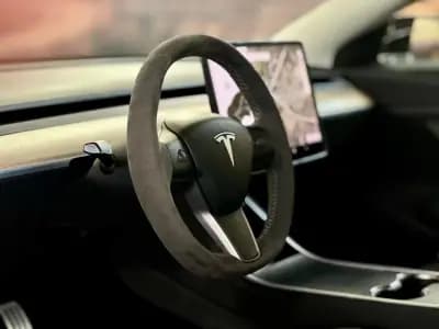 Vendo Tesla Model 3 2019 - 29900 EUR, 132895 km - AUTO.MOTO.pt