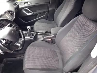 Sell Peugeot 308 SW 2019 - 12990 EUR, 147066 km - AUTO.MOTO.pt