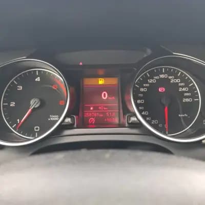 Sell Audi A5 2009 - 13490 EUR, 258000 km - AUTO.MOTO.pt