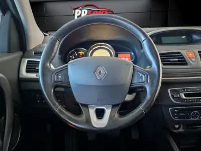 Vendo Renault Mégane Sport Tourer 2009 - 10450 EUR, 160000 km - AUTO.MOTO.pt