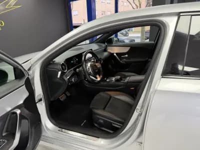 Vendo Mercedes-Benz A 180 2018 - 28000 EUR, 64735 km - AUTO.MOTO.pt