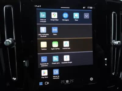 Vendo Volvo XC 40 2022 - 26990 EUR, 111000 km - AUTO.MOTO.pt