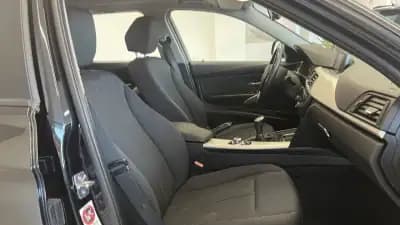 Vendo BMW 318 2013 - 13990 EUR, 216833 km - AUTO.MOTO.pt