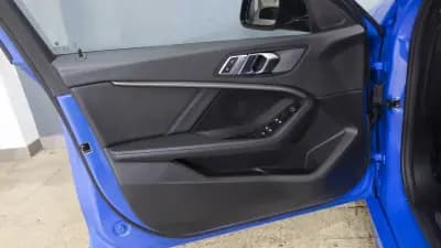 Vendo BMW 116 2021 - 21900 EUR, 104000 km - AUTO.MOTO.pt