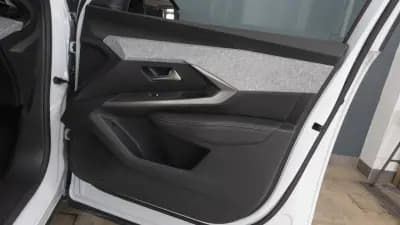 Vendo Peugeot 5008 2025 - 33900 EUR, 25000 km - AUTO.MOTO.pt