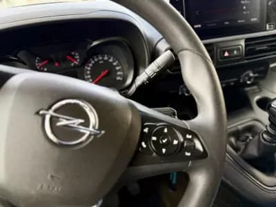 Vendo Opel Combo 2023 - 17950 EUR, 66000 km - AUTO.MOTO.pt