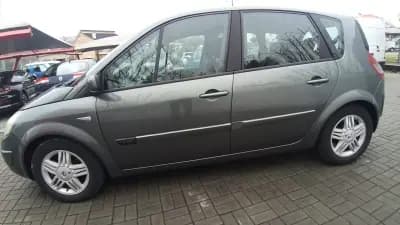 Vendo Renault Scénic 2004 - 3780 EUR, 154526 km - AUTO.MOTO.pt
