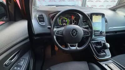 Vendo Renault Scénic 2019 - 16900 EUR, 69000 km - AUTO.MOTO.pt