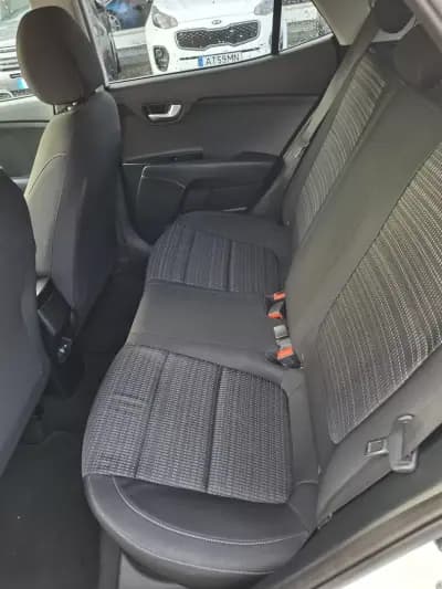 Vendo Kia Stonic 2018 - 12850 EUR, 45000 km - AUTO.MOTO.pt