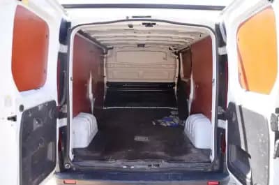 Vendo Renault TRAFIC L2H1 125CV 2018 - 14965 EUR, 179000 km - AUTO.MOTO.pt