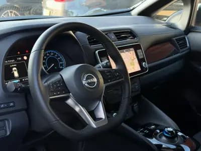 Vendo Nissan Leaf 2025 - 23250 EUR, 50 km - AUTO.MOTO.pt