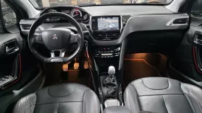 Vendo Peugeot 2008 2018 - 12990 EUR, 144000 km - AUTO.MOTO.pt