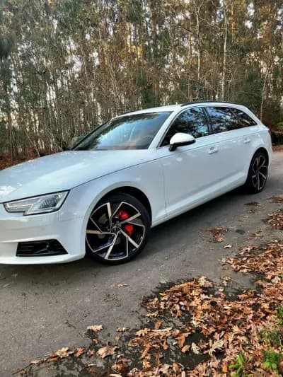 Vendo Audi A4 Avant 2017 - 22990 EUR, 183300 km - AUTO.MOTO.pt