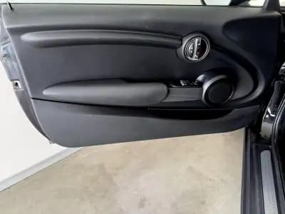 Vendo MINI One 2016 - 12999 EUR, 132000 km - AUTO.MOTO.pt